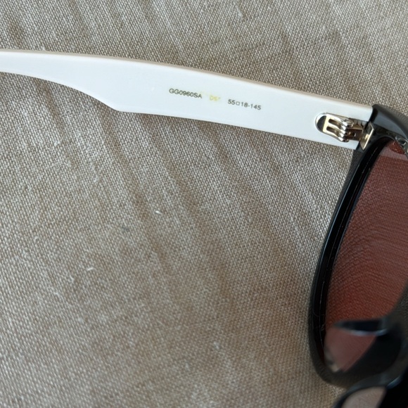 Gucci Oversize Frame Red Lens - Picture 3 of 4